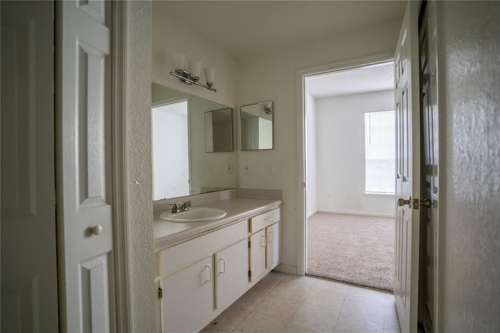 For Sale: $224,000 (2 beds, 2 baths, 1044 Square Feet)