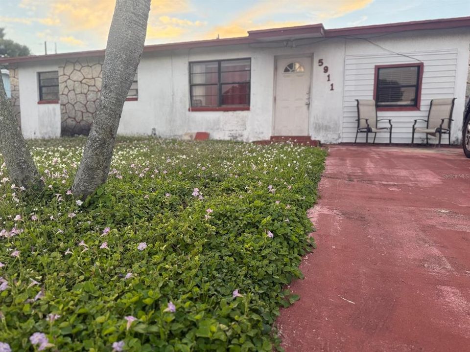 For Sale: $315,000 (4 beds, 2 baths, 1762 Square Feet)