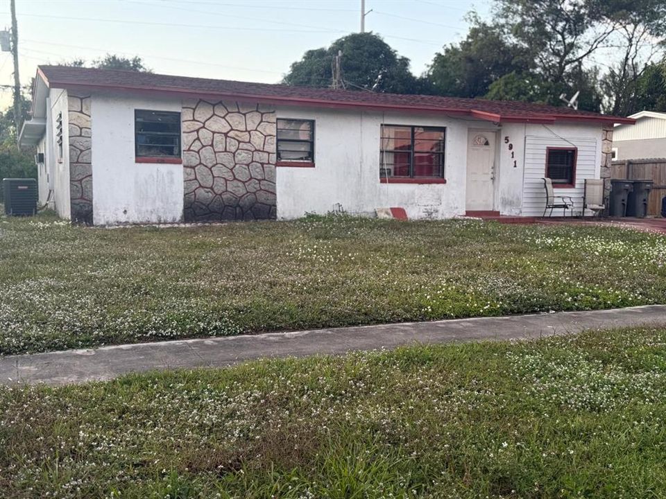 For Sale: $315,000 (4 beds, 2 baths, 1762 Square Feet)