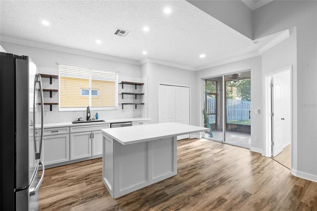 For Rent: $2,950 (3 beds, 2 baths, 1610 Square Feet)