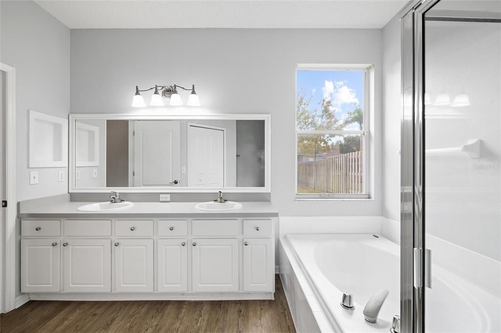 For Rent: $2,950 (3 beds, 2 baths, 1610 Square Feet)