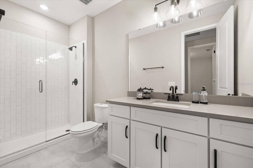 En Venta: $1,450,000 (5 camas, 4 baños, 3989 Pies cuadrados)