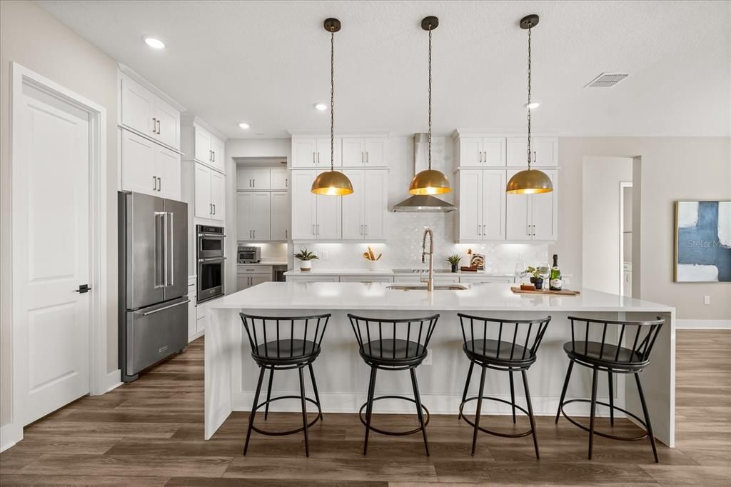 En Venta: $1,450,000 (5 camas, 4 baños, 3989 Pies cuadrados)