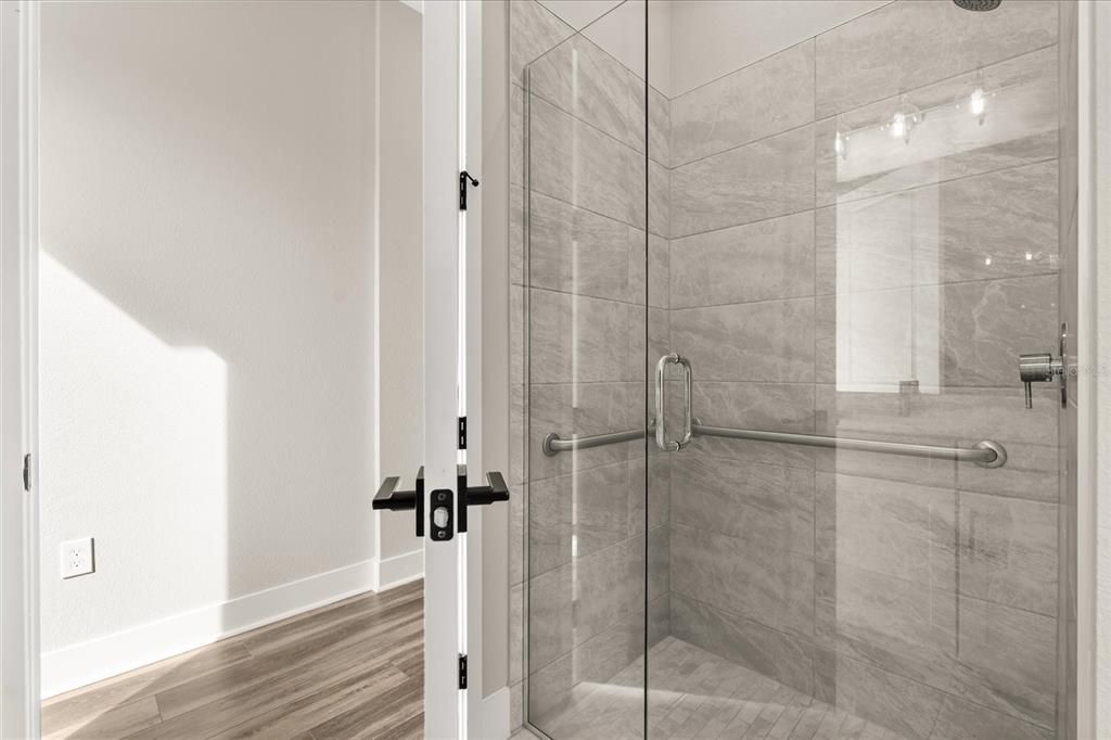 En Venta: $1,450,000 (5 camas, 4 baños, 3989 Pies cuadrados)