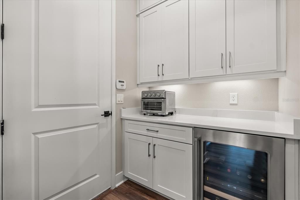 En Venta: $1,450,000 (5 camas, 4 baños, 3989 Pies cuadrados)