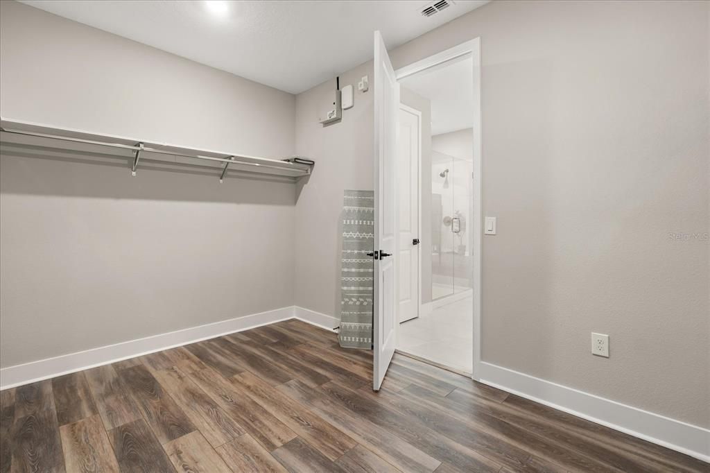 En Venta: $1,450,000 (5 camas, 4 baños, 3989 Pies cuadrados)