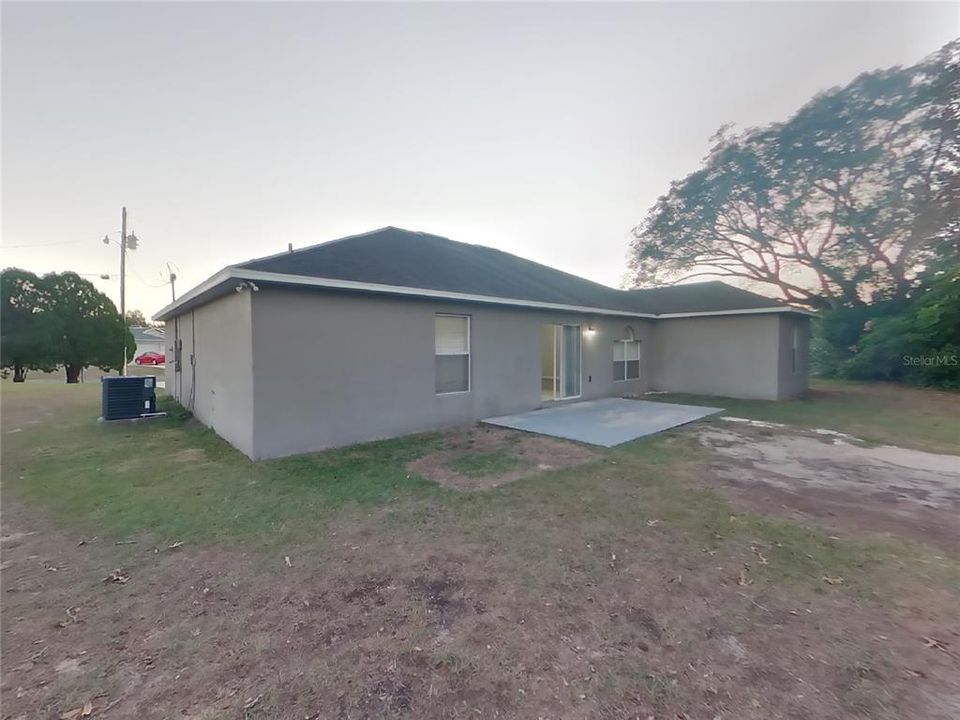 For Rent: $1,979 (4 beds, 2 baths, 1809 Square Feet)