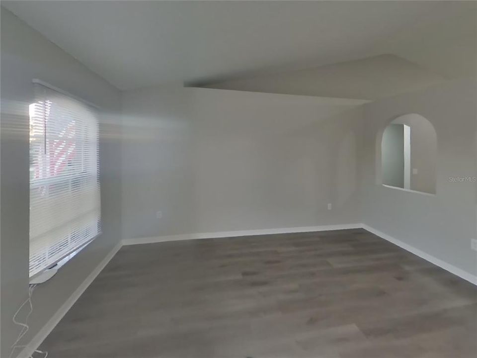 For Rent: $1,979 (4 beds, 2 baths, 1809 Square Feet)