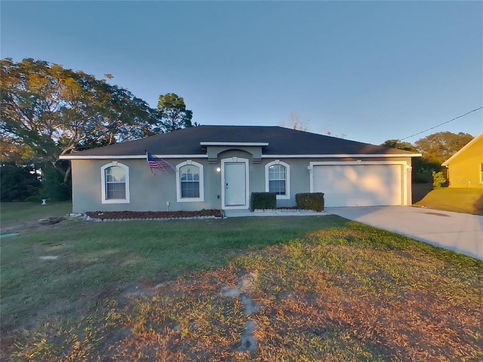 For Rent: $1,979 (4 beds, 2 baths, 1809 Square Feet)