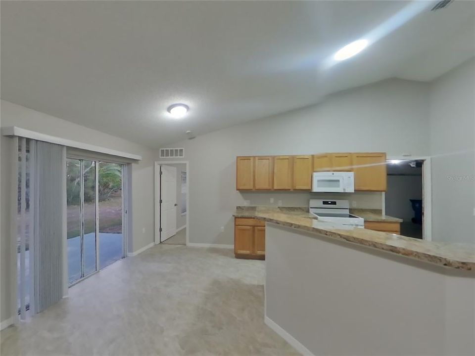 For Rent: $1,979 (4 beds, 2 baths, 1809 Square Feet)