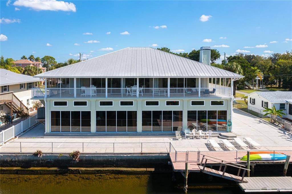 For Sale: $1,100,000 (3 beds, 2 baths, 3888 Square Feet)