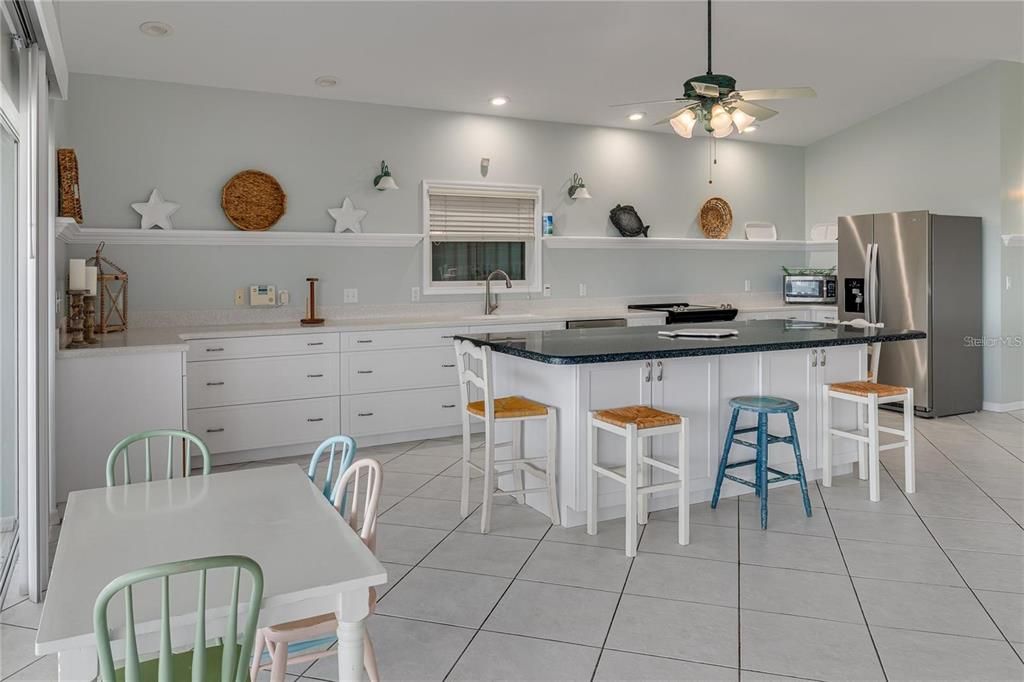 For Sale: $1,100,000 (3 beds, 2 baths, 3888 Square Feet)