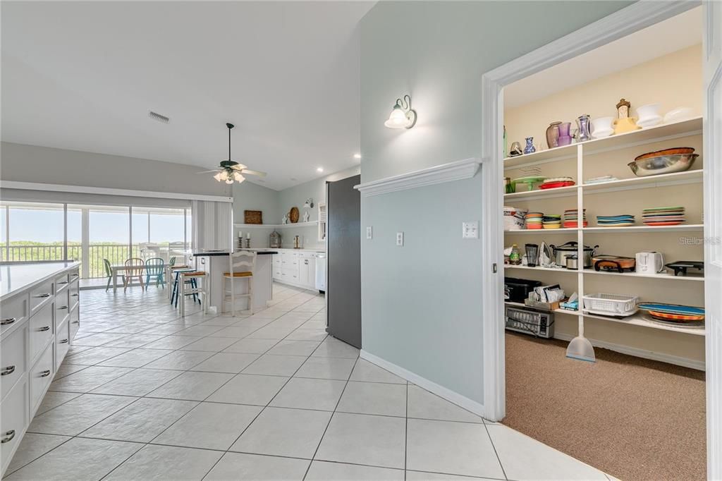 For Sale: $1,100,000 (3 beds, 2 baths, 3888 Square Feet)