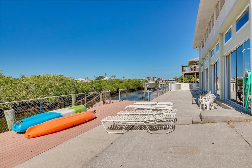 For Sale: $1,100,000 (3 beds, 2 baths, 3888 Square Feet)