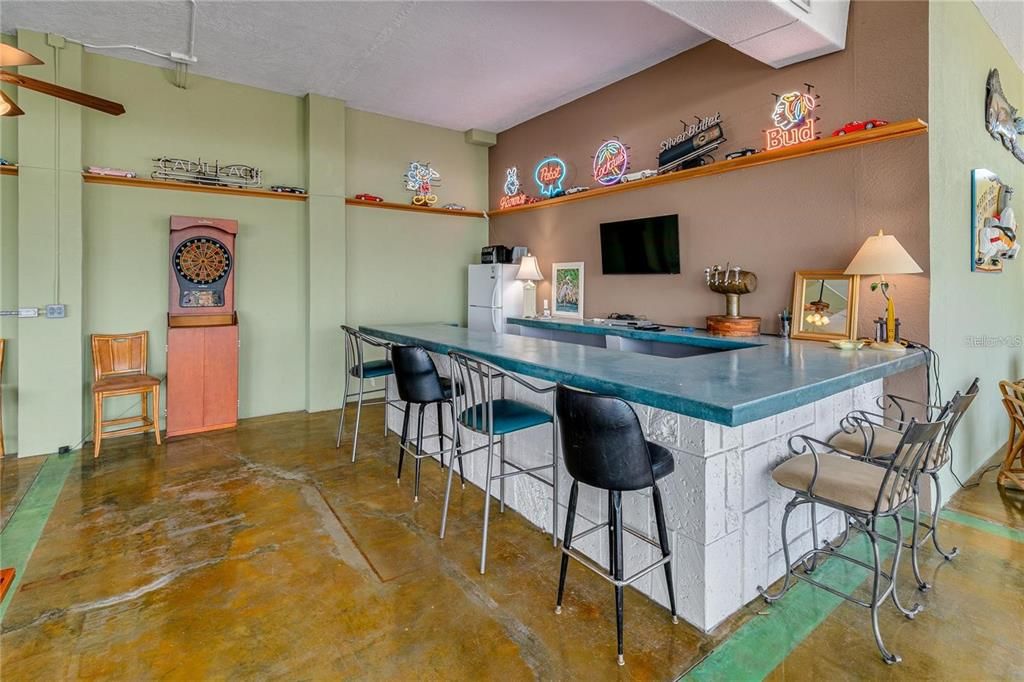 For Sale: $1,100,000 (3 beds, 2 baths, 3888 Square Feet)