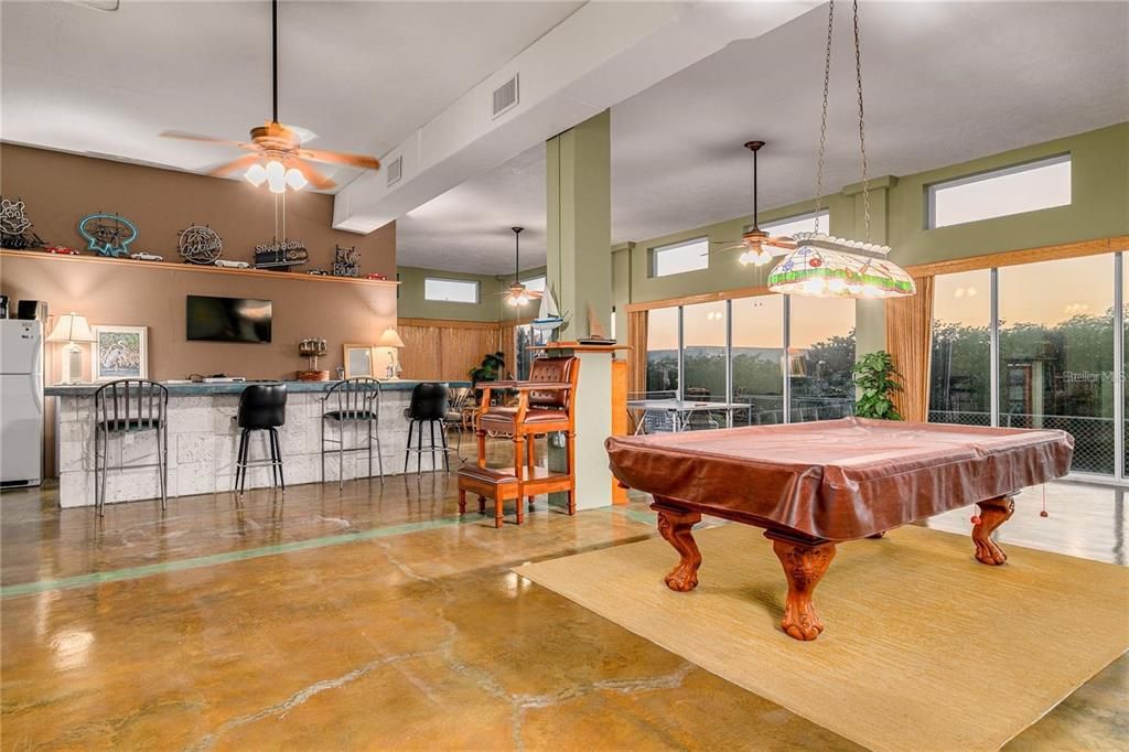 For Sale: $1,100,000 (3 beds, 2 baths, 3888 Square Feet)