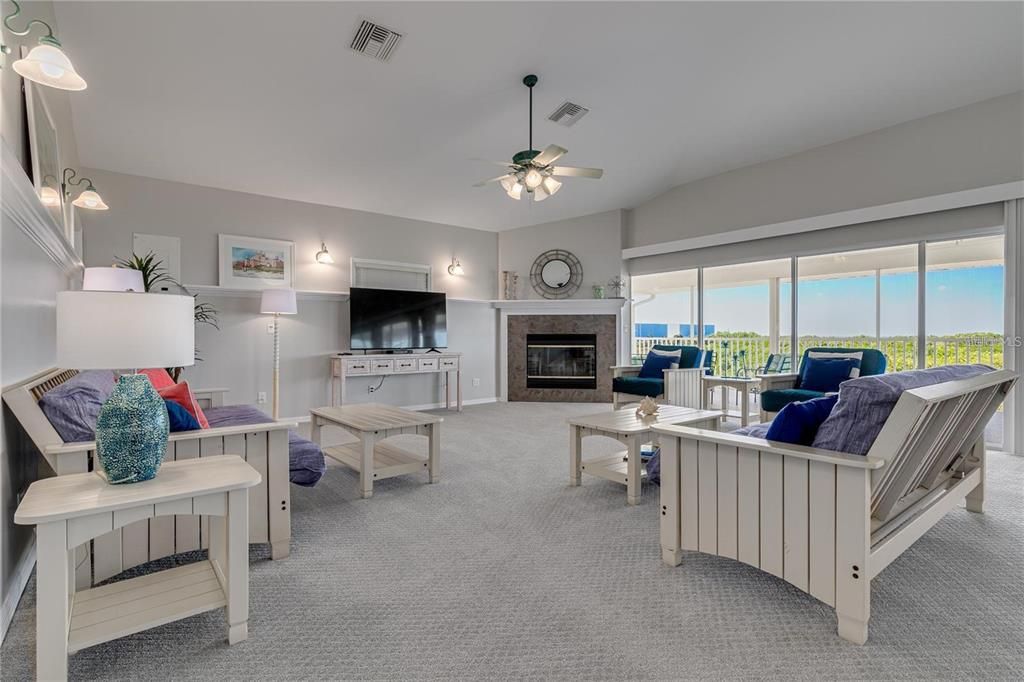 For Sale: $1,100,000 (3 beds, 2 baths, 3888 Square Feet)