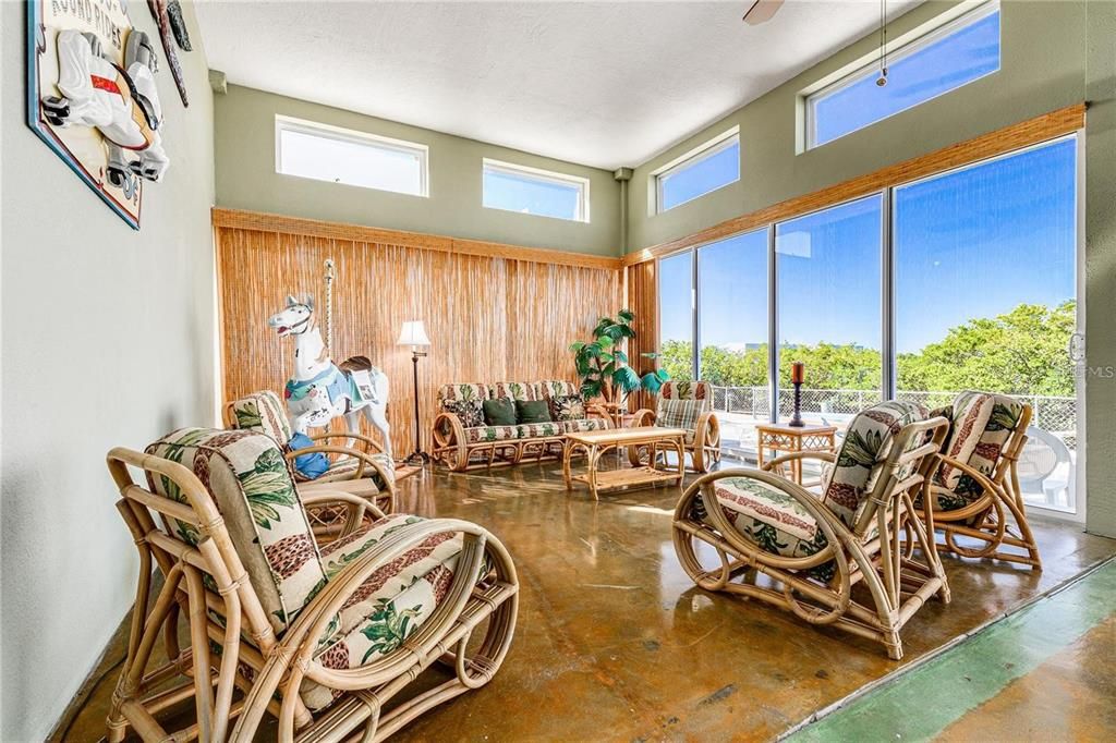 For Sale: $1,100,000 (3 beds, 2 baths, 3888 Square Feet)