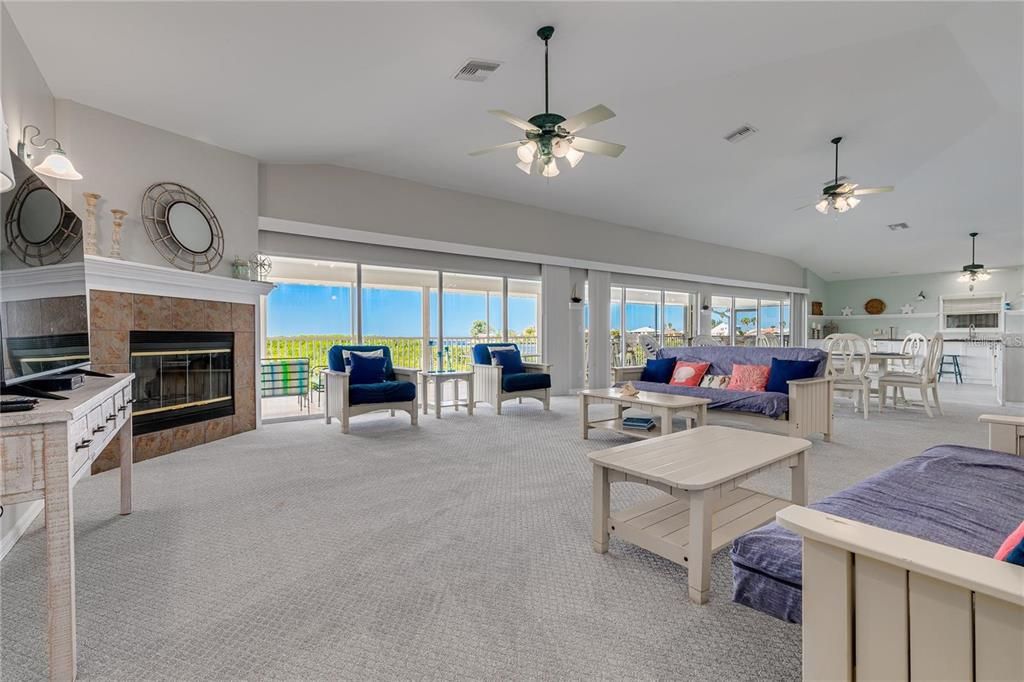 For Sale: $1,100,000 (3 beds, 2 baths, 3888 Square Feet)