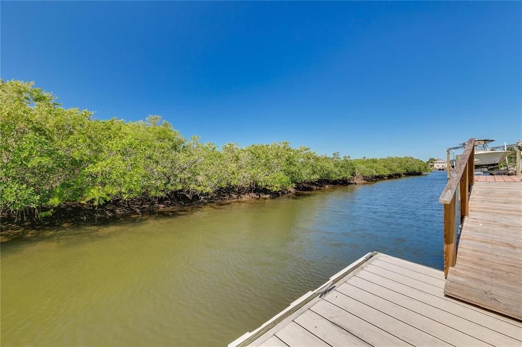 For Sale: $1,100,000 (3 beds, 2 baths, 3888 Square Feet)