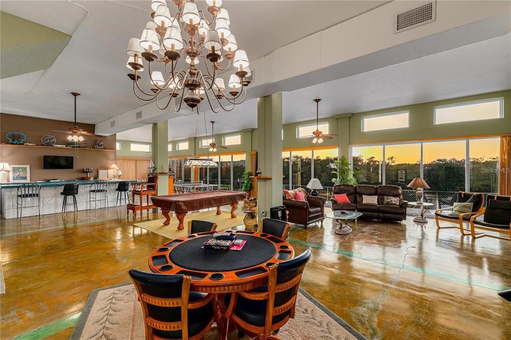 For Sale: $1,100,000 (3 beds, 2 baths, 3888 Square Feet)