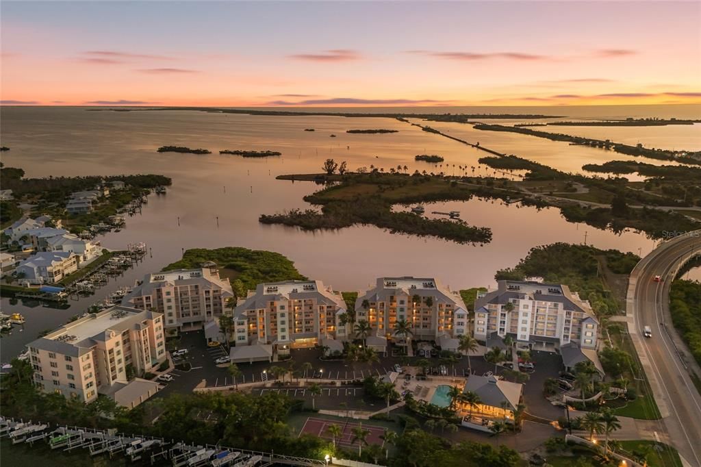 待售: $899,500 (3 贝兹, 3 浴室, 2138 平方英尺)