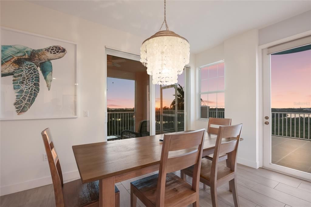 待售: $899,500 (3 贝兹, 3 浴室, 2138 平方英尺)