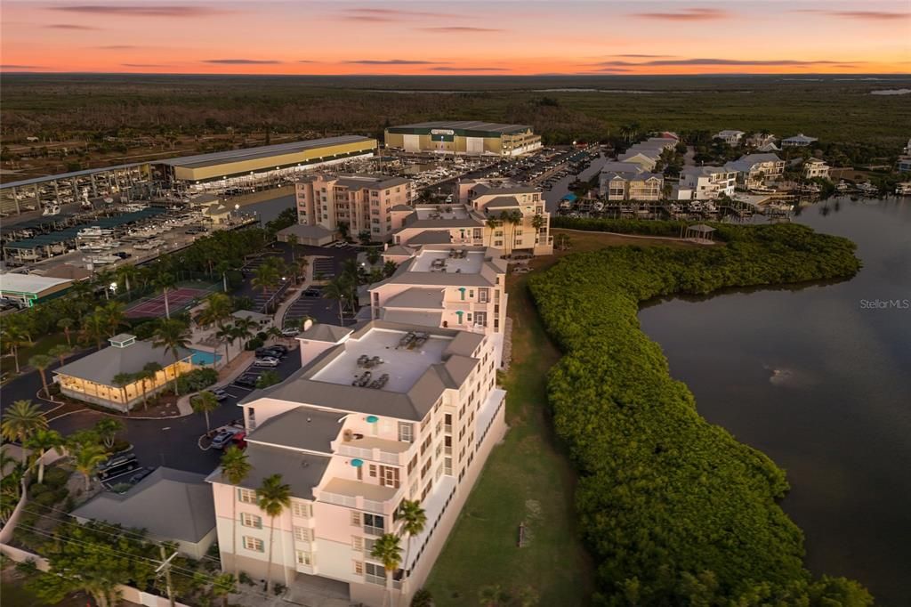 待售: $899,500 (3 贝兹, 3 浴室, 2138 平方英尺)