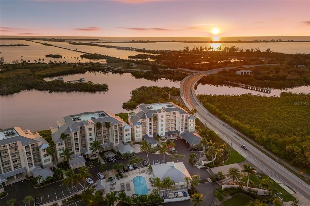 待售: $899,500 (3 贝兹, 3 浴室, 2138 平方英尺)