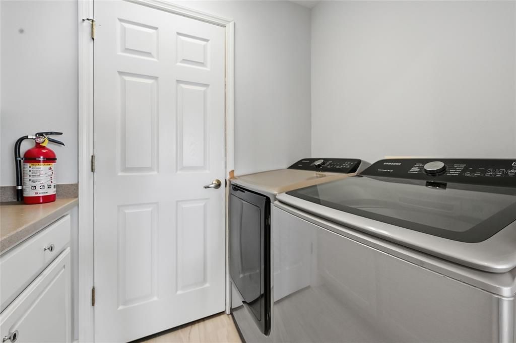 待售: $899,500 (3 贝兹, 3 浴室, 2138 平方英尺)