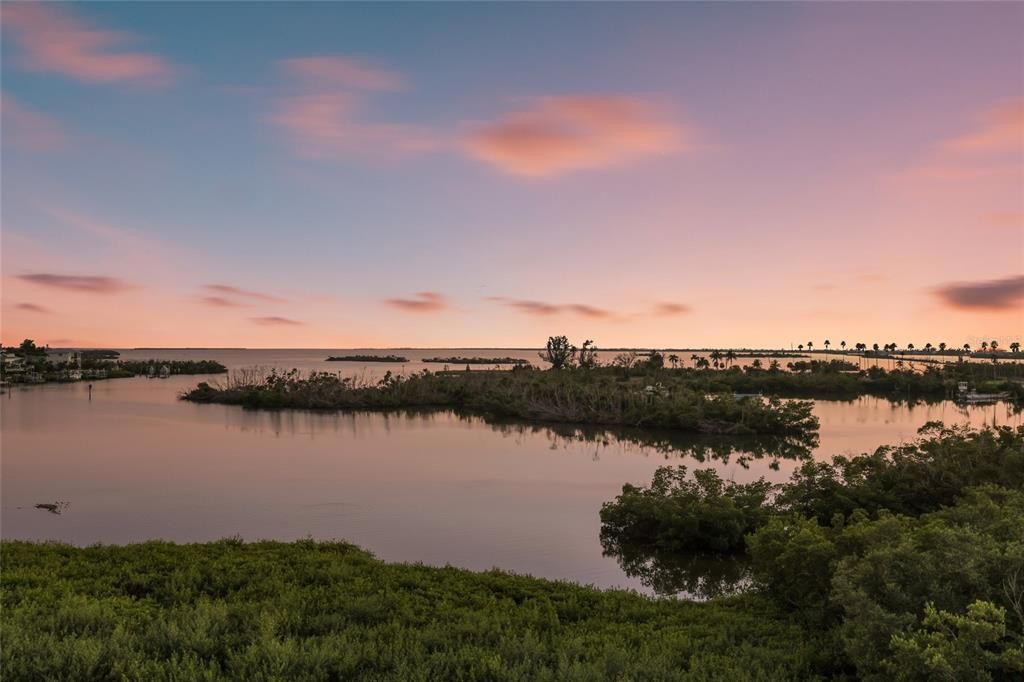 待售: $899,500 (3 贝兹, 3 浴室, 2138 平方英尺)