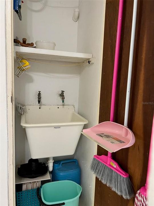 For Rent: $1,500 (3 beds, 2 baths, 1033 Square Feet)