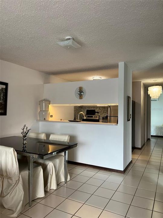 For Rent: $1,500 (3 beds, 2 baths, 1033 Square Feet)