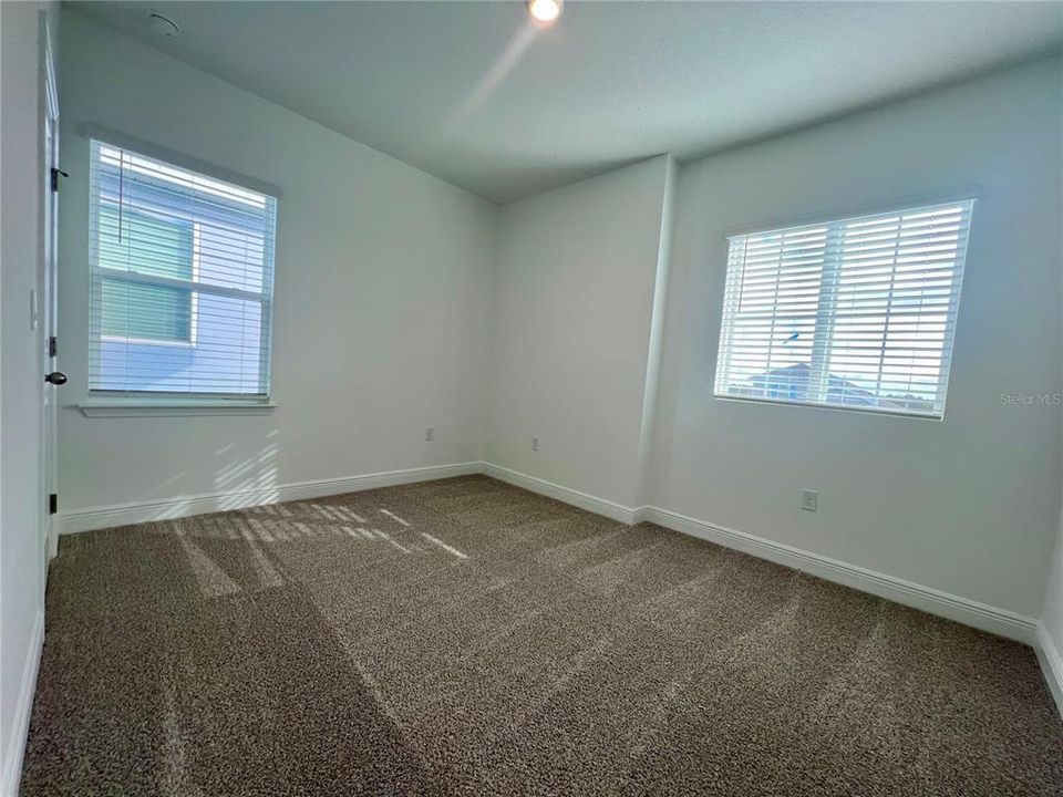 For Sale: $499,990 (4 beds, 2 baths, 1884 Square Feet)