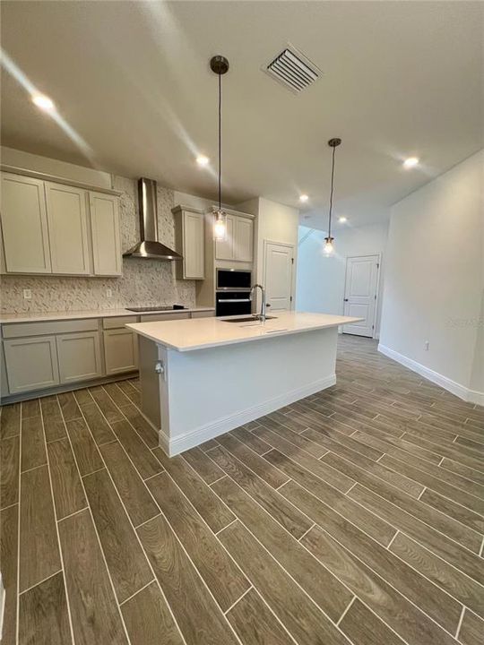 For Sale: $499,990 (4 beds, 2 baths, 1884 Square Feet)