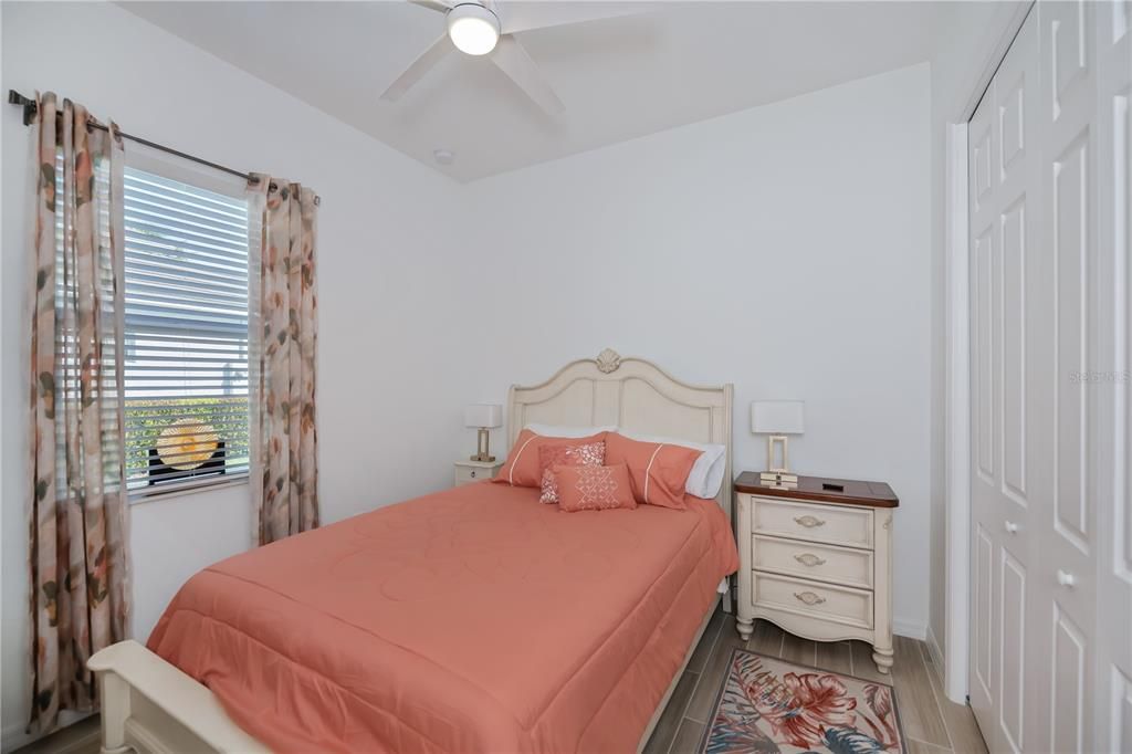 待售: $725,000 (4 贝兹, 3 浴室, 2245 平方英尺)