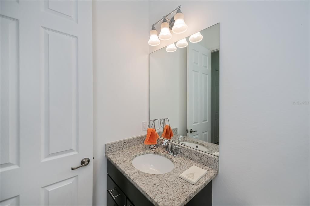 待售: $725,000 (4 贝兹, 3 浴室, 2245 平方英尺)