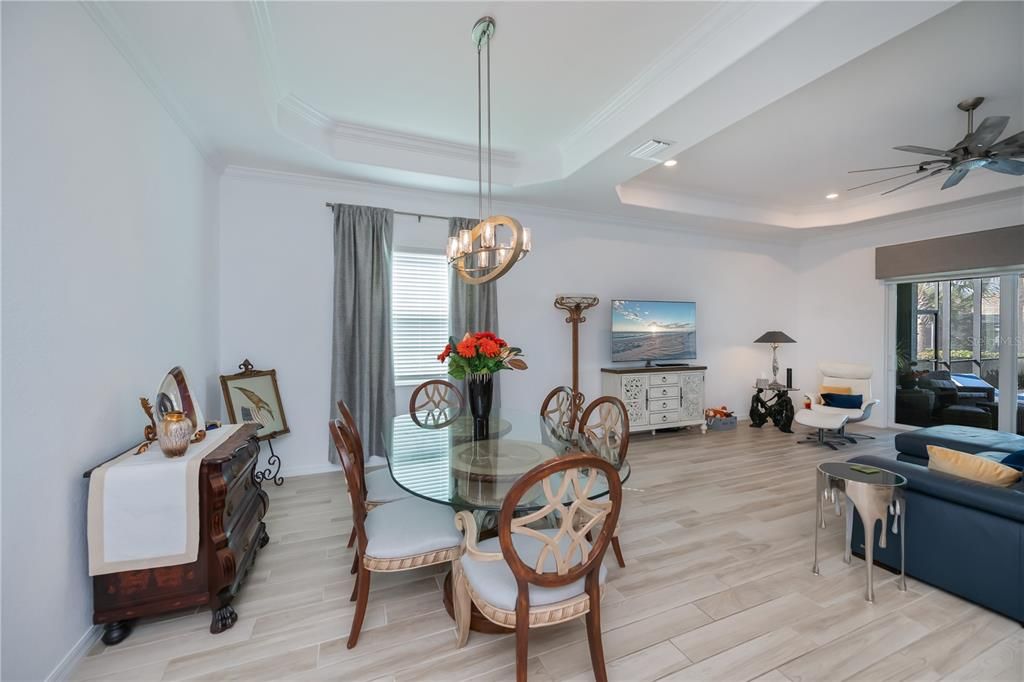 待售: $725,000 (4 贝兹, 3 浴室, 2245 平方英尺)