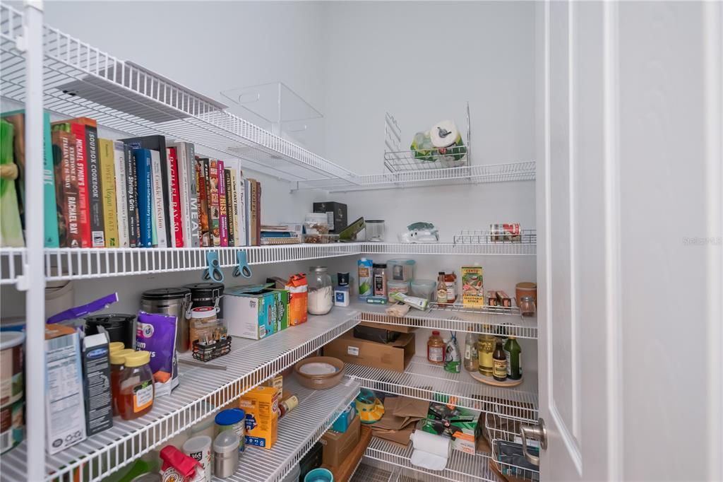 待售: $725,000 (4 贝兹, 3 浴室, 2245 平方英尺)