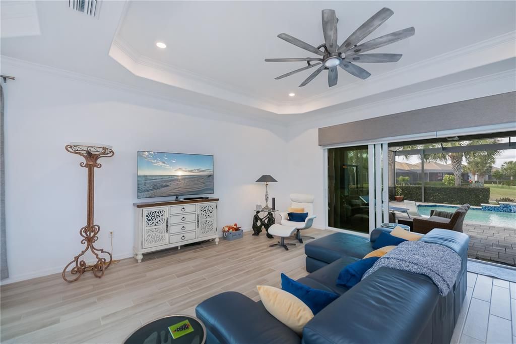 待售: $725,000 (4 贝兹, 3 浴室, 2245 平方英尺)