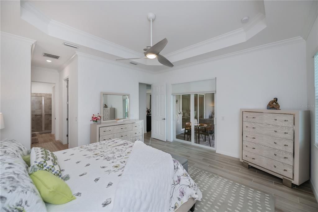 待售: $725,000 (4 贝兹, 3 浴室, 2245 平方英尺)