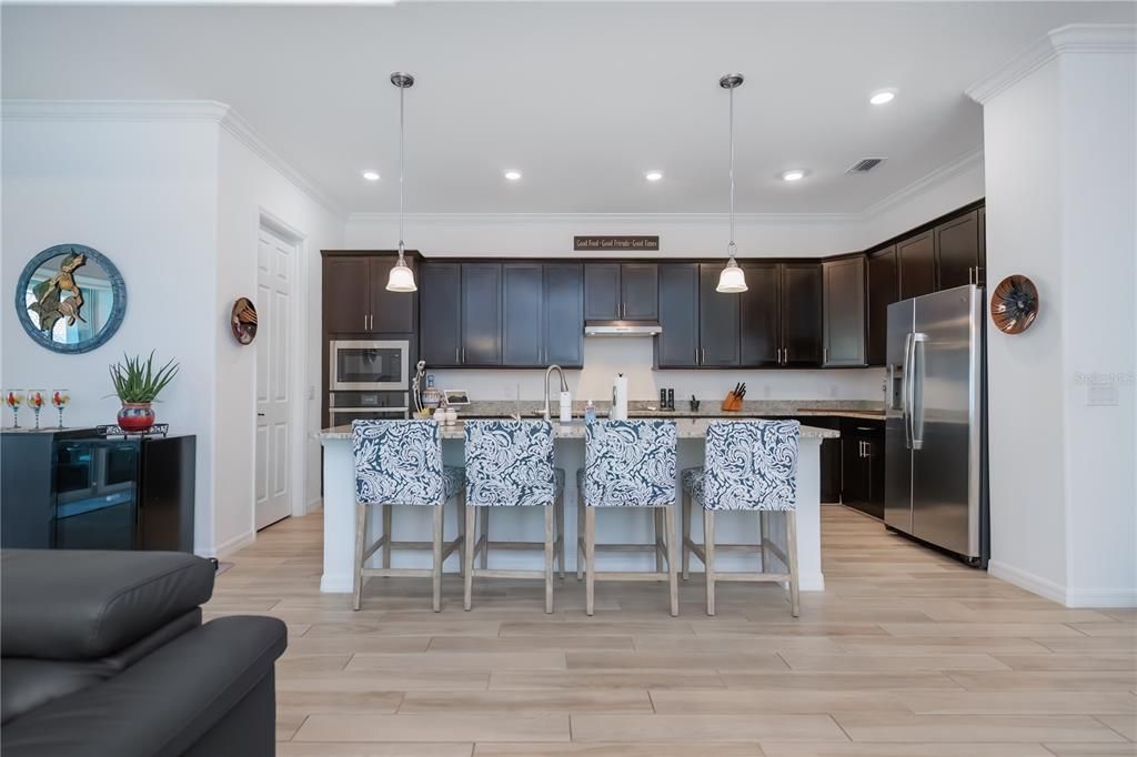 待售: $725,000 (4 贝兹, 3 浴室, 2245 平方英尺)