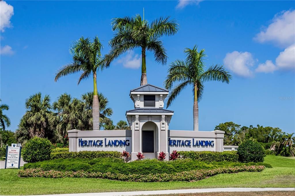 待售: $725,000 (4 贝兹, 3 浴室, 2245 平方英尺)