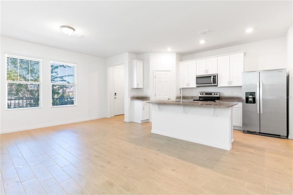 For Sale: $380,000 (3 beds, 2 baths, 1678 Square Feet)