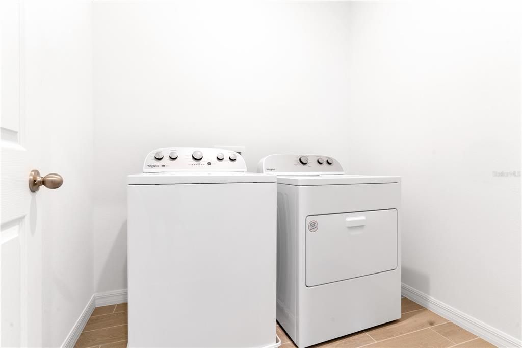 For Sale: $380,000 (3 beds, 2 baths, 1678 Square Feet)