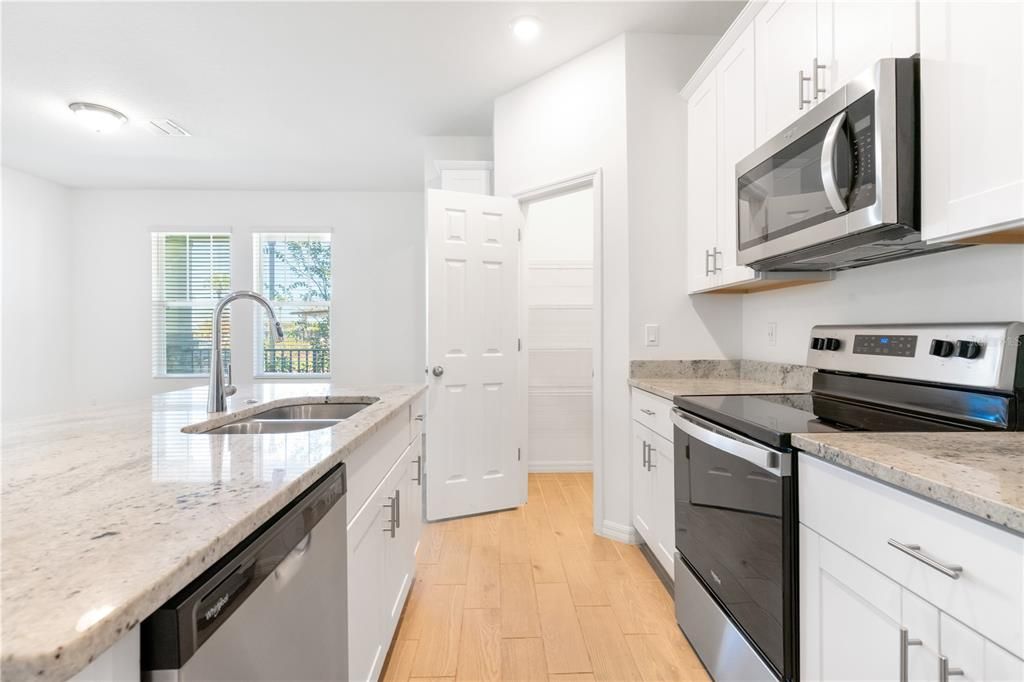 For Sale: $380,000 (3 beds, 2 baths, 1678 Square Feet)