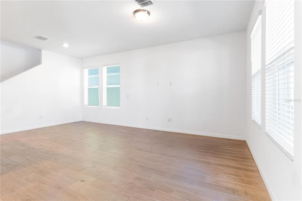 For Sale: $380,000 (3 beds, 2 baths, 1678 Square Feet)