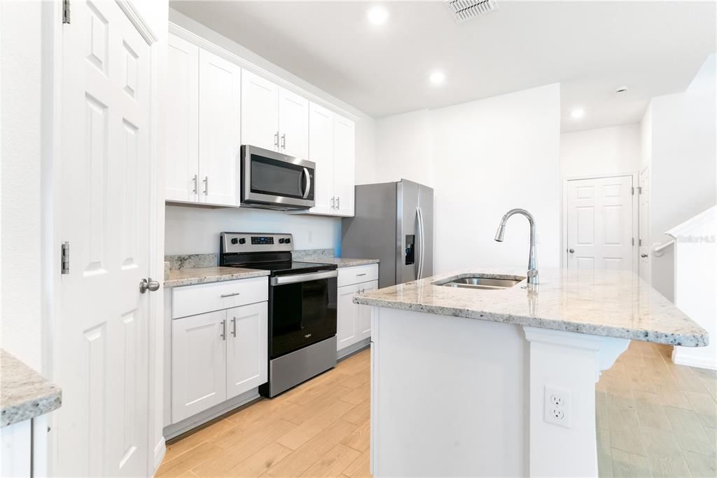 For Sale: $380,000 (3 beds, 2 baths, 1678 Square Feet)