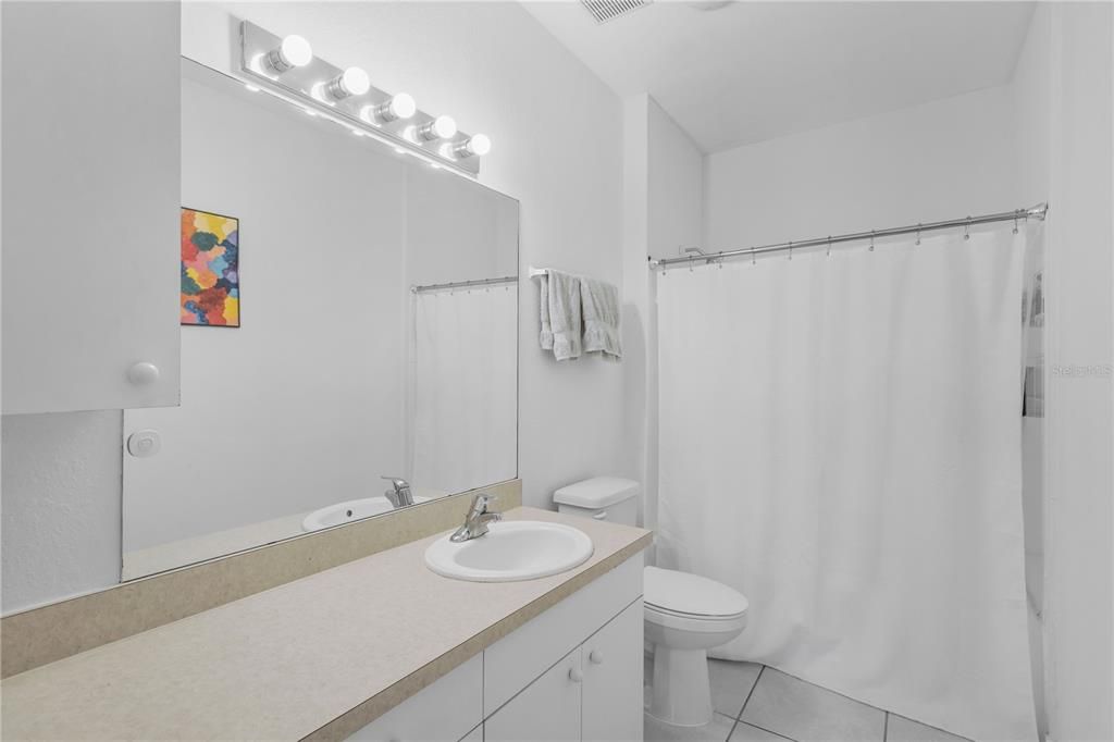 待售: $264,999 (2 贝兹, 2 浴室, 1140 平方英尺)