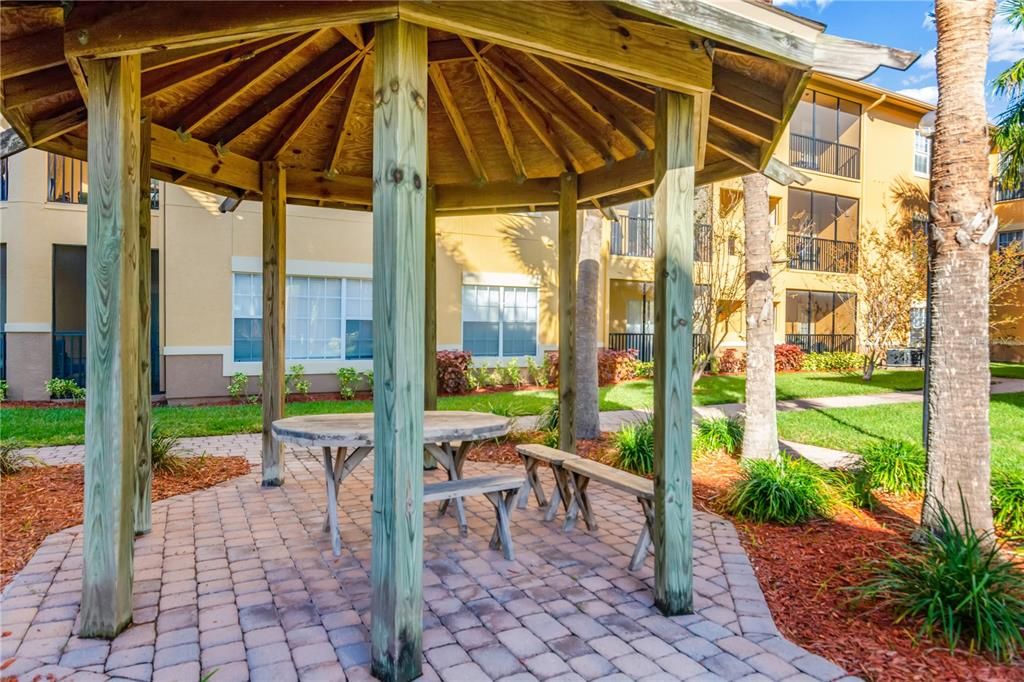 待售: $264,999 (2 贝兹, 2 浴室, 1140 平方英尺)